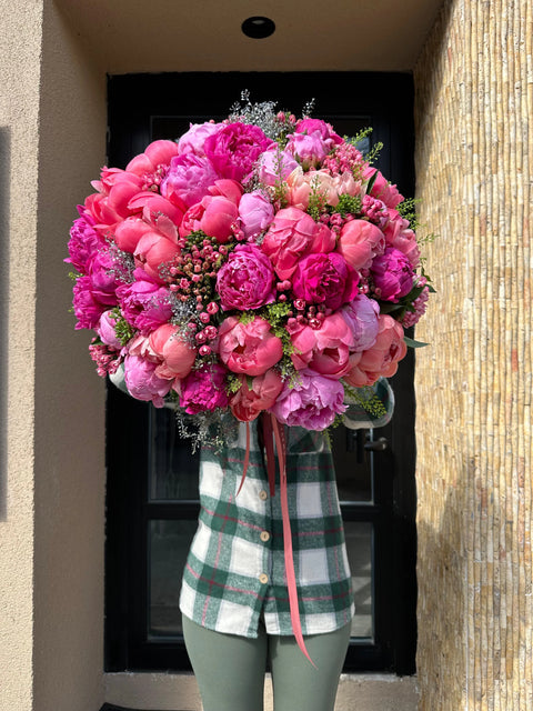 Magical Peonies Premium Giant Bouquet 