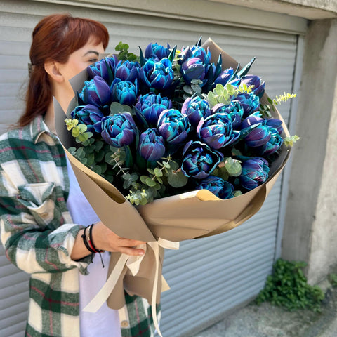 Magic Blues 30-Piece Galaxy Tulip Bouquet 