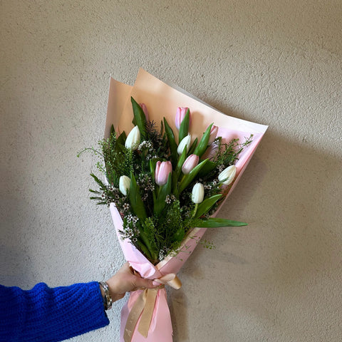 HELLO BEAUTY! Tulip Bouquet 