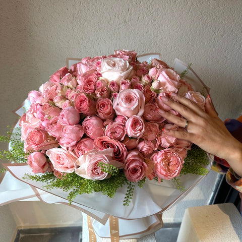 Olivia 101 Pink Rose Bouquet