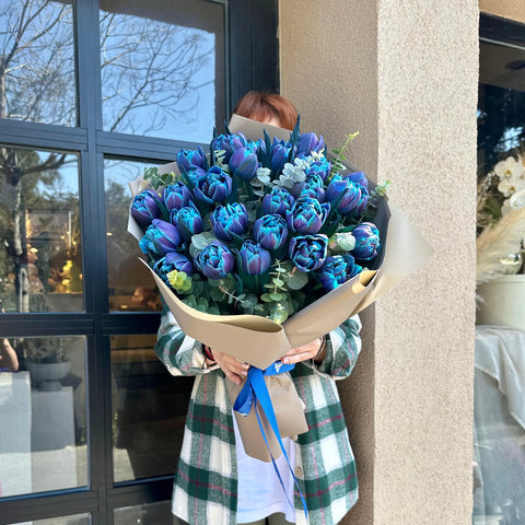 Magic Blues 30-Piece Galaxy Tulip Bouquet 