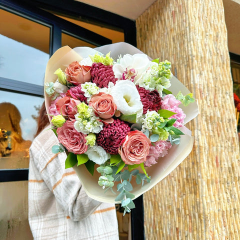 Vintage Charm Cappucino Rose Bouquet