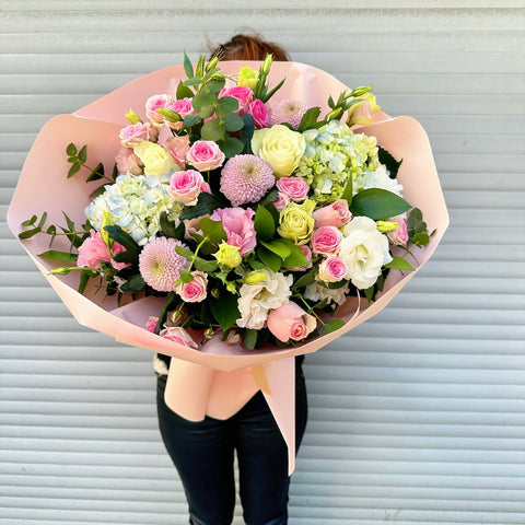 Linda Seasonal Bouquet