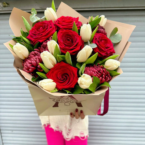 Royal Roses &amp; White Tulips Valentine's Day Special Bag Bouquet