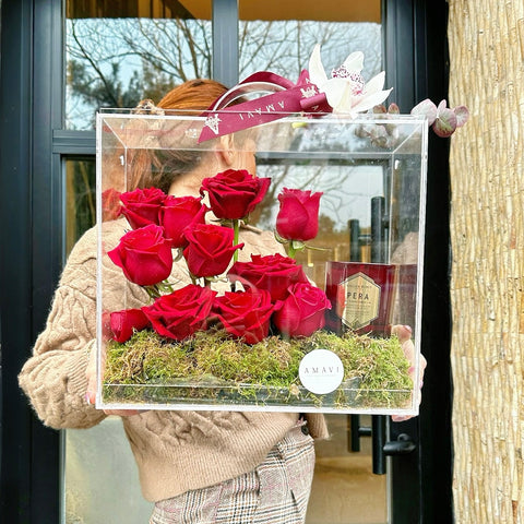 Pera Lovers Bloom Bag Red Roses with Candle Gift in Plexiglass Box