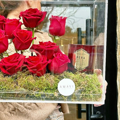Pera Lovers Bloom Bag Red Roses with Candle Gift in Plexiglass Box