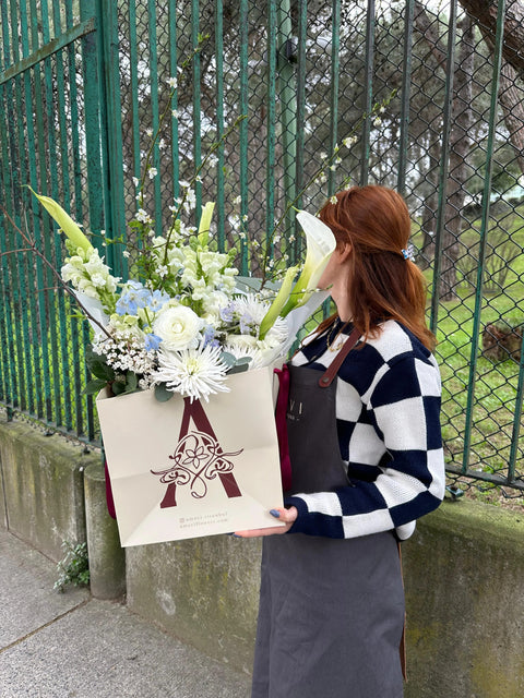 Amavi Special Bag Box Arrangement