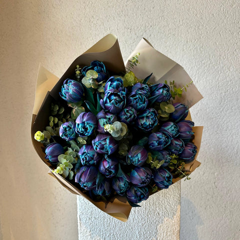 Magic Blues 30-Piece Galaxy Tulip Bouquet 