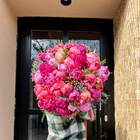 Magical Peonies Premium Giant Bouquet 