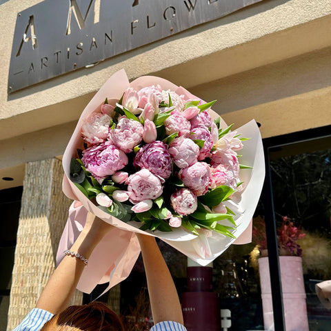 Peony Glow Premium Bouquet