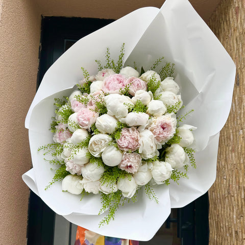 Be My Lover! 41 Peony Bouquet