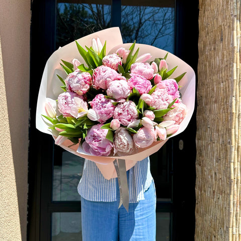 Peony Glow Premium Bouquet