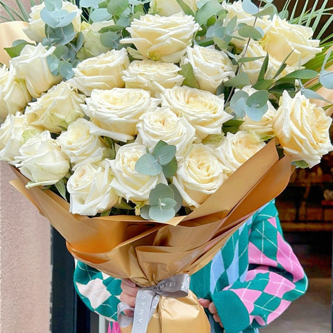 Eternal Snow 25 Premium White Equator Rose Bouquet