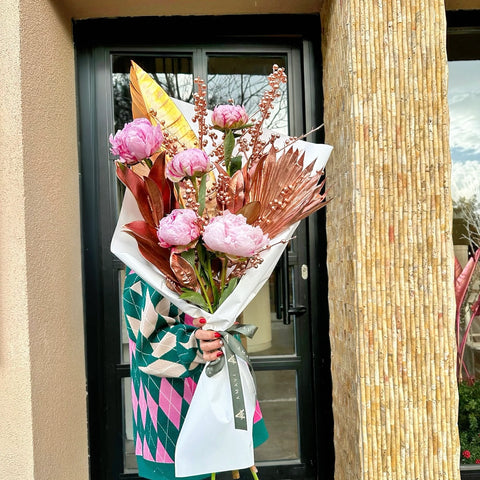 Glowy Peony Dream Sparkling Peony Bouquet 