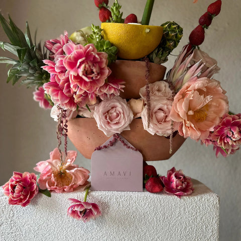 Love&amp;Bite Vase Arrangement 