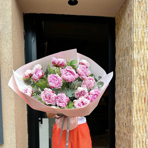 Linda 15' Pink Peony Bouquet