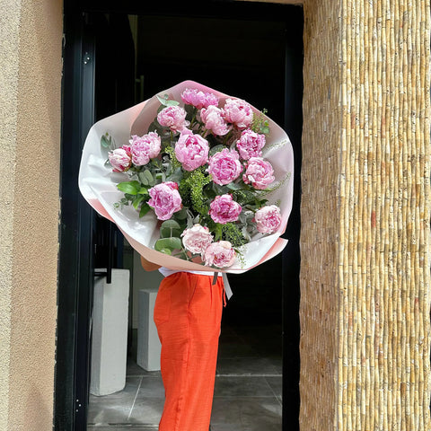 Linda 15' Pink Peony Bouquet