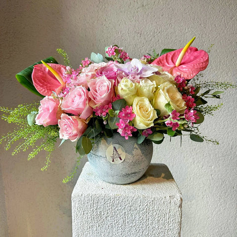 Midi Joy Roses in Vase