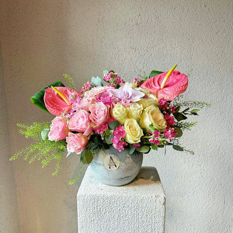 Midi Joy Roses in Vase