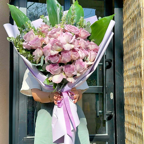 Memory Lane Lovers 25 Rose Bouquet