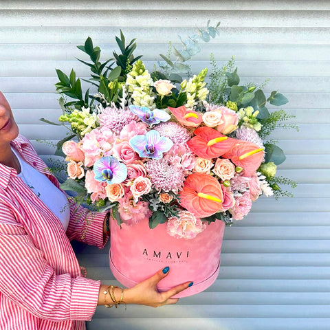 Hello Beauty! Maxi Arrangement in Pink Velvet Box