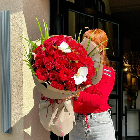 Beige Endless Love 30 Red Rose Bouquet 