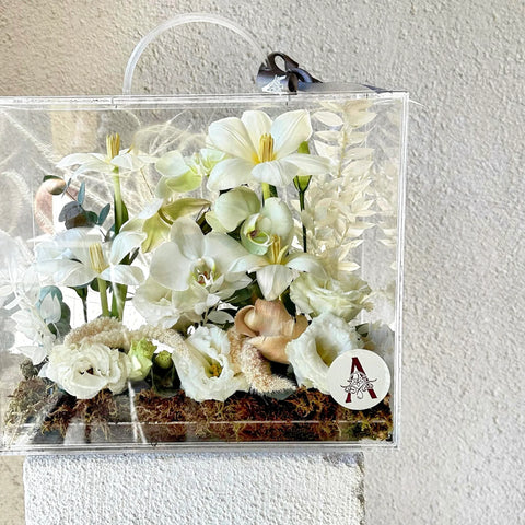 Winter's Embrace Bloom Bag White Tulips in Plexiglass Bag