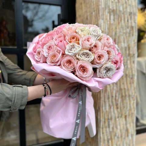 Paris Breeze Romantic Premium Bouquet 