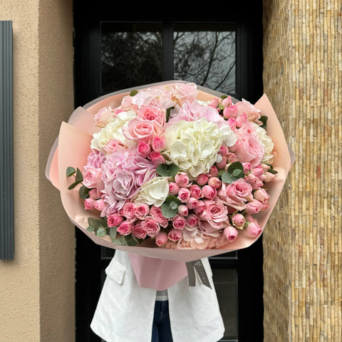 Penelope Soft Premium Giant Bouquet