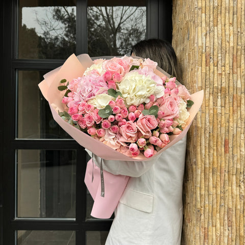 Penelope Soft Premium Giant Bouquet